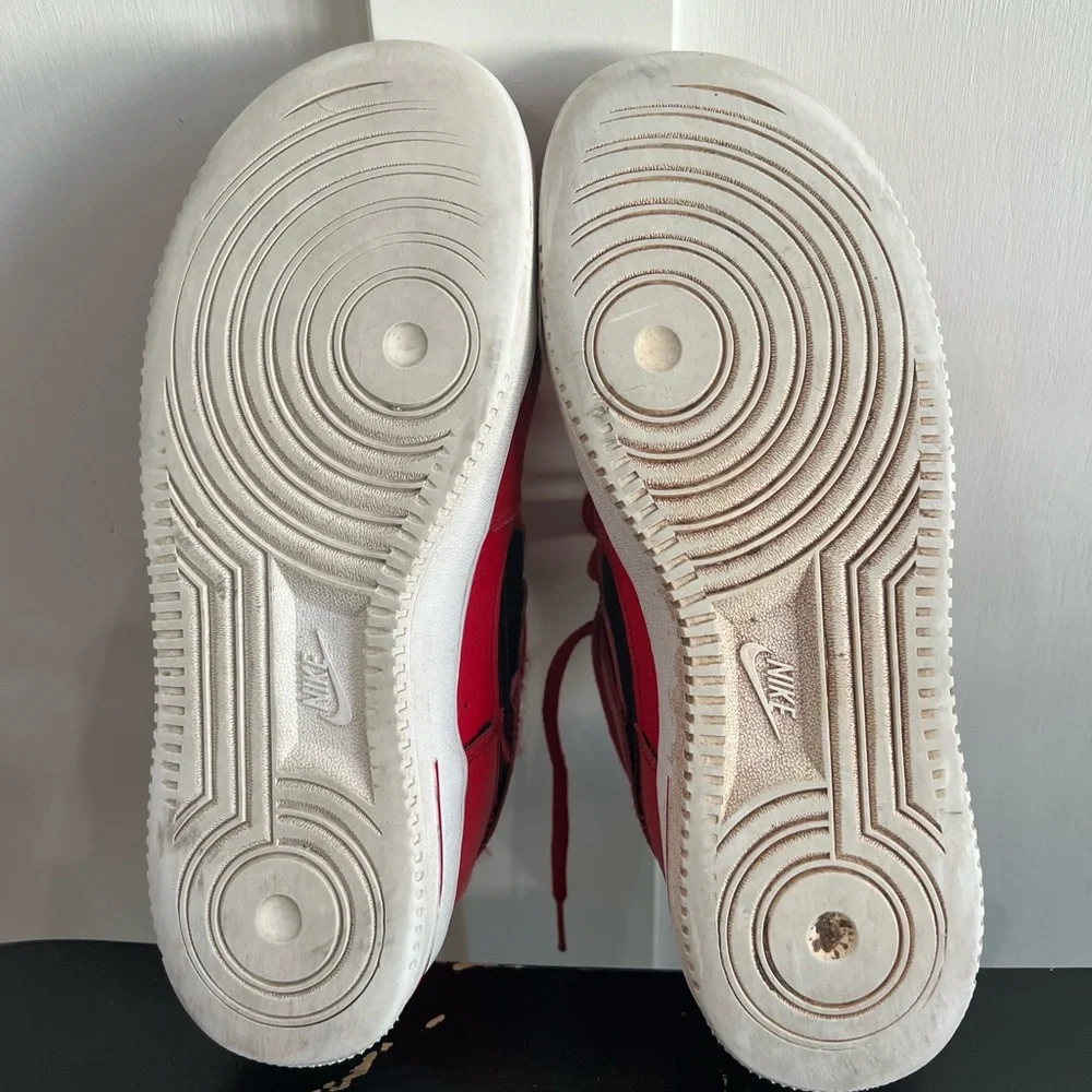 Nike Air Force 1 Red size 7Y - Picture 3 of 11